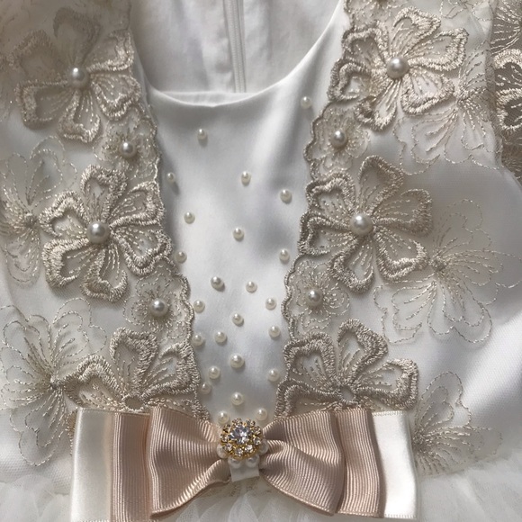 tulle  ivory taffeta and gold lace formal dress - Picture 5 of 8